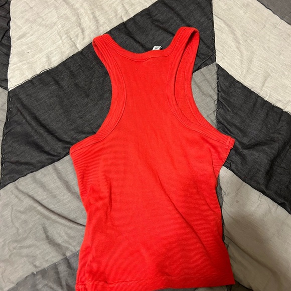 Divided Red tank top - Picture 3 of 3